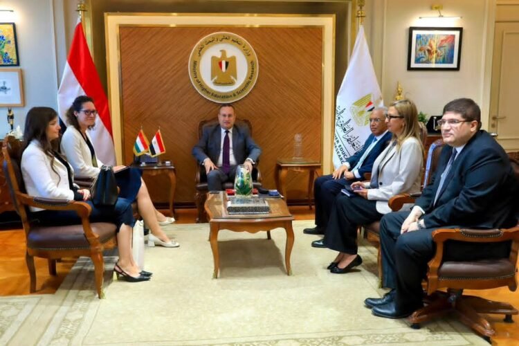 مصر والمجر تبحثان توسيع الشراكة في التعليم العالي والبحث العلمي والابتكار
