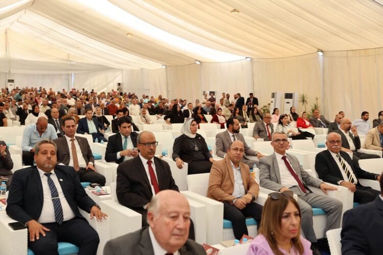 جامعة برج العرب التكنولوجية تعزز التعاون مع القطاع الصناعي وتستعرض مشروعًا طلابيًا في الطاقة المتجددة