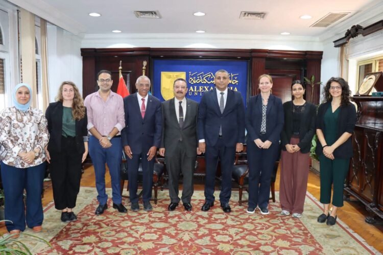جامعة الإسكندرية تبحث مع الهيئة الألمانية للتبادل العلمي تعزيز التعاون في البحث العلمي والمنح الدولية