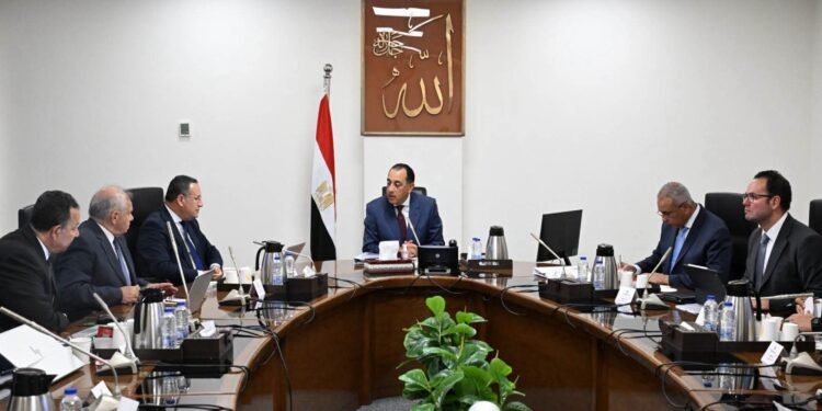 رئيس الوزراء يبحث زيادة حوافز أعضاء هيئة التدريس بالجامعات والمراكز البحثية تنفيذًا لتوجيهات الرئيس السيسي