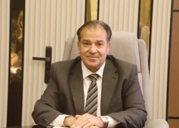 رئيس جامعة قنا يناقش اللمسات النهائية لشهادات تخرج دفعة 2026 ويقرر تسليمها عبر المركز البيومتري