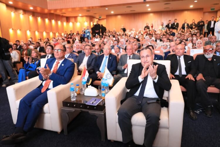جامعة حلوان الأهلية تعزز التحول الرقمي والابتكار بإطلاق منصات جديدة ودعم المشروعات الطلابية