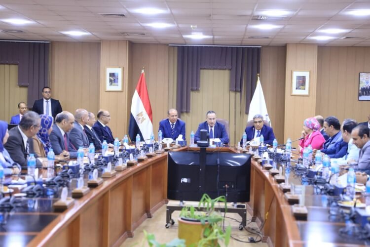 وزير التعليم العالي يرسم ملامح المرحلة المقبلة لتطوير الجامعات خلال اجتماع مجلس جامعة المنصورة