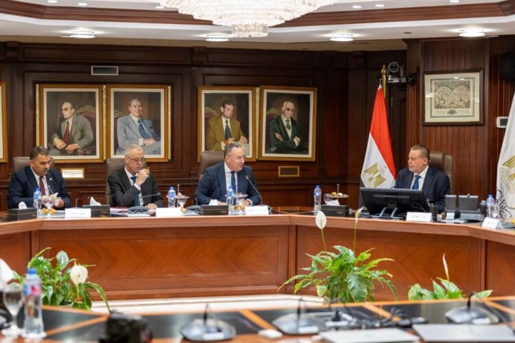 محافظ البنك المركزي ووزير التعليم العالي يبحثان تطوير مبادرة «منحة علماء المستقبل» استعدادًا لقبول دفعة جديدة من الطلاب