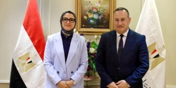 وزير التعليم العالي يبحث مع محافظ الوادي الجديد دعم المشروعات التعليمية والصحية وتعزيز التعاون مع المحافظة