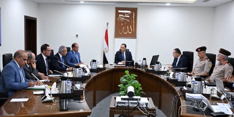 رئيس الوزراء يستعرض خطة وزارة التعليم العالي لتطوير التعليم الجامعي وتعزيز التنافسية الدولية