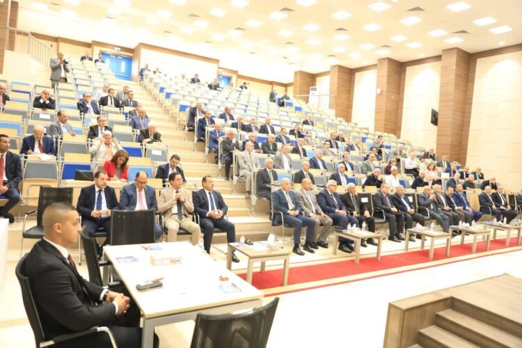 التعليم العالي تبحث تطوير التخصصات الجامعية وربطها باحتياجات سوق العمل