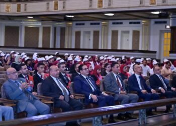 جامعة القاهرة تختتم معسكر «قادة المستقبل» بمشاركة 800 طالب وطالبة وتواصل برامج بناء المهارات والوعي