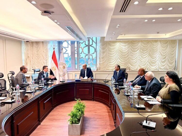 وزير التربية والتعليم يبحث مع رئيس جامعة سلامنكة الإسبانية تطوير برامج مدارس التكنولوجيا التطبيقية