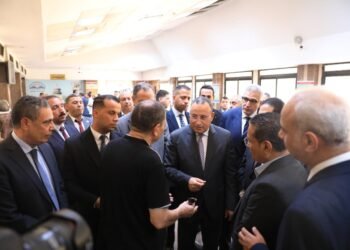 وزير التعليم العالي يتفقد مكتب التنسيق الرئيسي بجامعة القاهرة استعدادًا لانطلاق المرحلة الأولى للتنسيق الإلكتروني