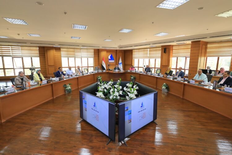 مجلس عمداء جامعة كفر الشيخ يضع الابتكار والذكاء الاصطناعي وبناء الإنسان والاستدامة على رأس أولويات المرحلة المقبلة