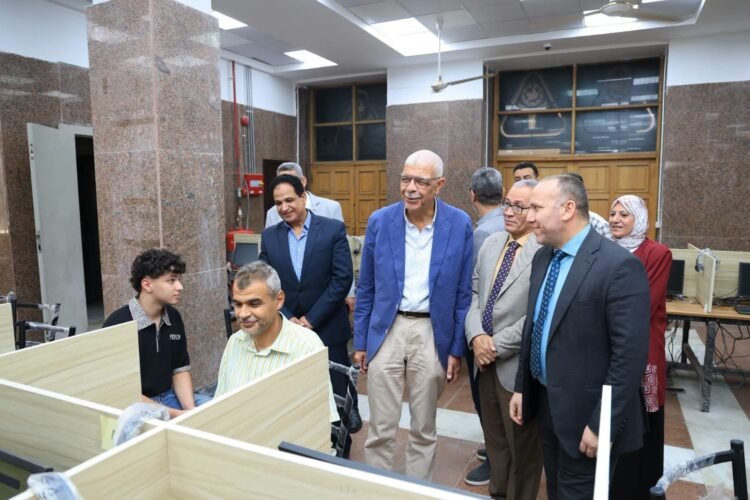 رئيس جامعة المنوفية يتفقد مكتب التنسيق لمتابعة انتظام العمل وجودة الخدمات المقدمة للطلاب