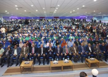 رئيس جامعة قنا يستقبل الطلاب الجدد ويؤكد أولوية بناء الإنسان والاستثمار في العقول