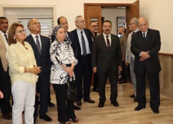 مجلس أمناء جامعة الإسكندرية الأهلية يتابع انتظام الدراسة ويستمع إلى الطلاب مع انطلاق العام الجامعي الجديد