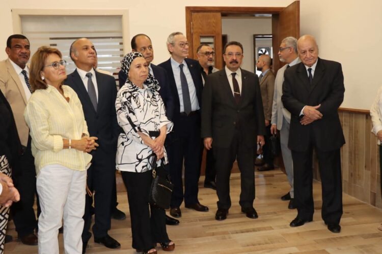 مجلس أمناء جامعة الإسكندرية الأهلية يتابع انتظام الدراسة ويستمع إلى الطلاب مع انطلاق العام الجامعي الجديد