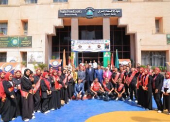رئيس جامعة المنوفية يتفقد انتظام الدراسة بكلية الاقتصاد المنزلي ويفتتح المعرض الفني للطلاب