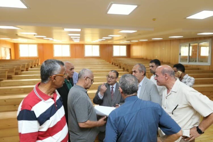 رئيس جامعة كفر الشيخ يتفقد تجهيزات المبنى الجديد للجامعة الأهلية استعدادًا لاستقبال الطلاب