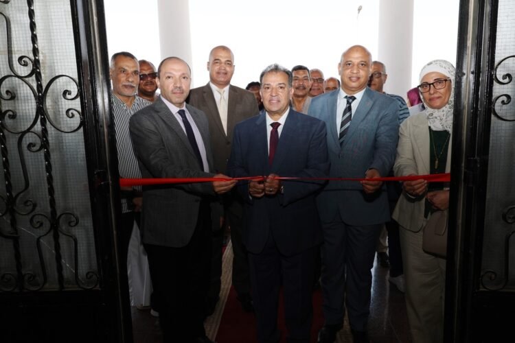 رئيس جامعة قنا يتابع جاهزية الإدارات المركزية لاستقبال العام الجامعي الجديد