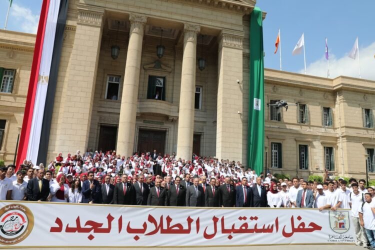 وزير التعليم العالي يتفقد جامعة القاهرة في أول أيام العام الجامعي الجديد.. ويؤكد أولوية جودة التعليم وربط التعليم بسوق العمل