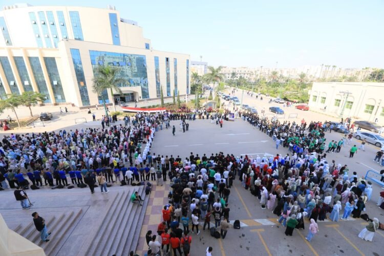 جامعة كفر الشيخ تستقبل طلابها بتحية العلم إيذانًا بانطلاق العام الجامعي الجديد 2026/2027