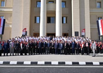 رئيس جامعة القاهرة يفتتح العام الجامعي بجامعة القاهرة الأهلية ويؤكد الحفاظ على جودة التعليم والخدمات