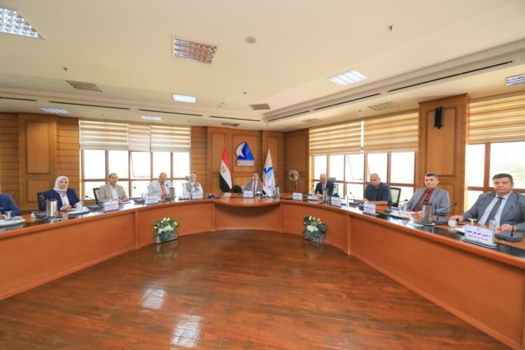 رئيس جامعة كفر الشيخ يضع خارطة عمل للعام الجامعي الجديد لتعزيز جودة التعليم وتجربة الطالب