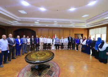 رئيس جامعة كفر الشيخ يبحث تطوير المراكز والوحدات ذات الطابع الخاص وتعظيم موارد الجامعة