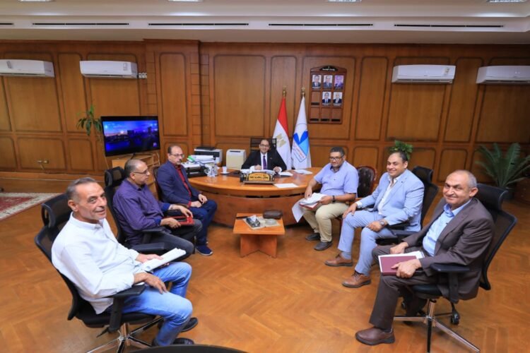 رئيس جامعة كفر الشيخ يترأس اجتماع مجلس إدارة الشؤون الطبية ويؤكد تطوير منظومة الرعاية الصحية للطلاب
