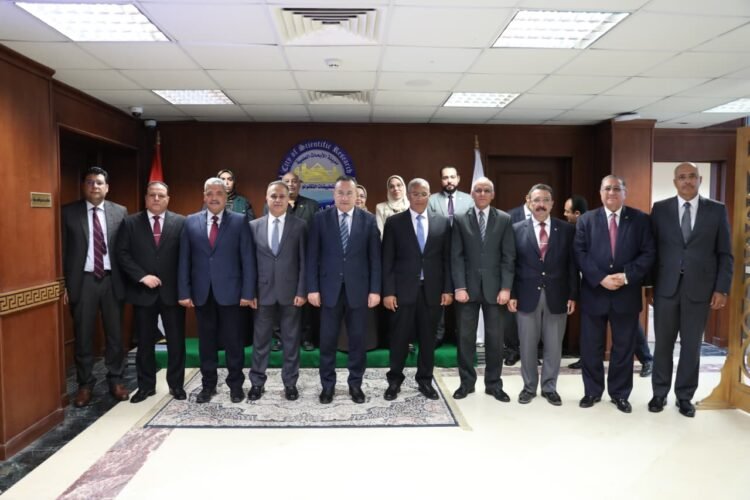 وزير التعليم العالي يترأس اجتماع مجلس إدارة مدينة الأبحاث العلمية ويؤكد تعظيم أثر البحث العلمي ودعم الابتكار