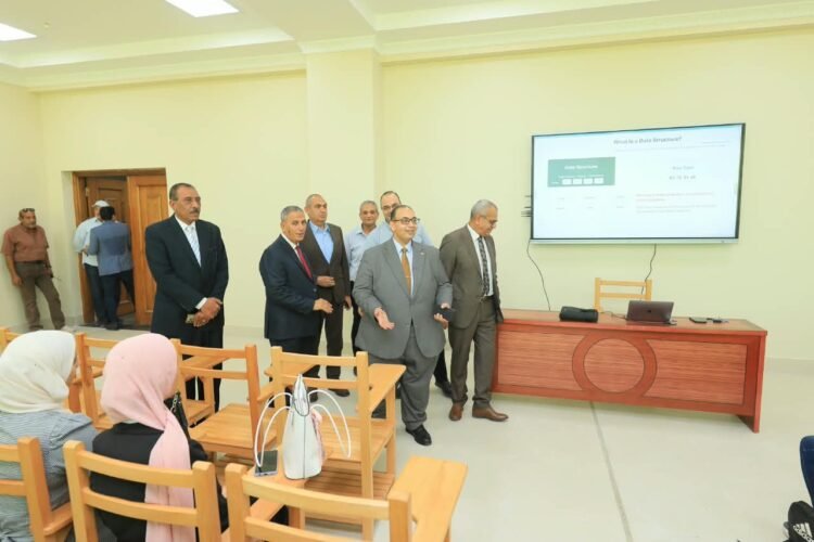 رئيس جامعة كفر الشيخ يتفقد انتظام الدراسة بالجامعة الأهلية ويؤكد أولوية جودة التعليم وتجربة الطالب