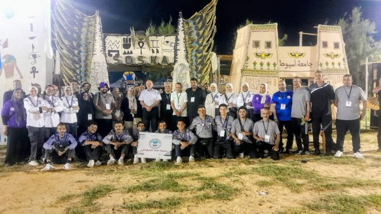 رئيس جامعة قناة السويس يتفقد وفد الجامعة بأسبوع شباب الجامعات بالمنيا ويلتقي طلاب الجوالة