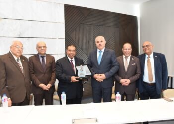 جامعة قناة السويس تستضيف المؤتمر السنوي الحادي والأربعين لجراحة العظام.. مناقشات علمية حول أحدث تقنيات جراحات الركبة وتكريم رموز القسم