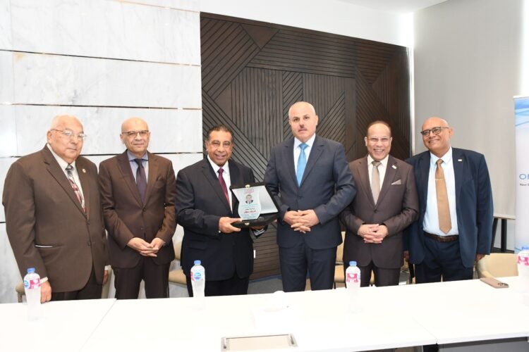 جامعة قناة السويس تستضيف المؤتمر السنوي الحادي والأربعين لجراحة العظام.. مناقشات علمية حول أحدث تقنيات جراحات الركبة وتكريم رموز القسم