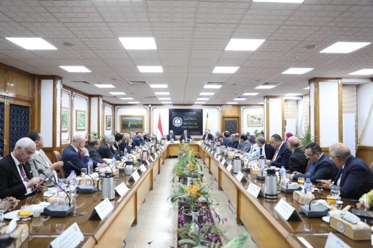 وزير التعليم العالي يترأس اجتماع المجلس الأعلى للجامعات بجامعة المنيا.. ويوجه بتعزيز التنافسية والبحث العلمي وتدويل التعليم