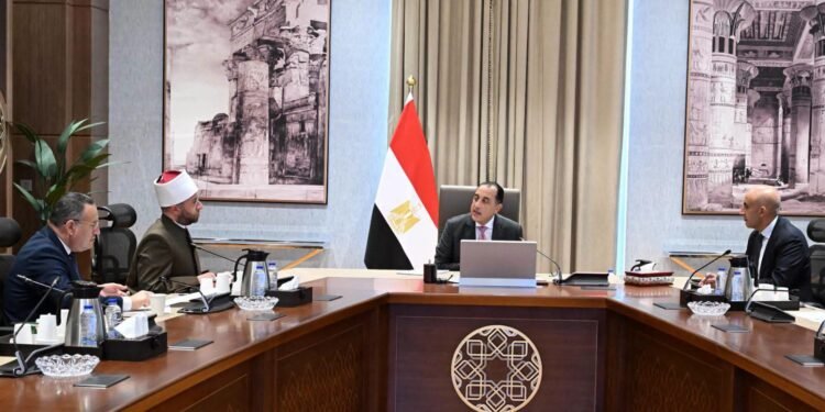 وزير التعليم العالي يشارك في اجتماع رئيس الوزراء لمناقشة محاور التعليم والثقافة ضمن «منتدى مصر 2026»