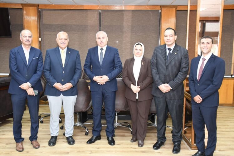 جامعة قناة السويس والاتحاد المصري للرماية يبحثان إطلاق برنامج متخصص وإنشاء ميدان رماية متكامل