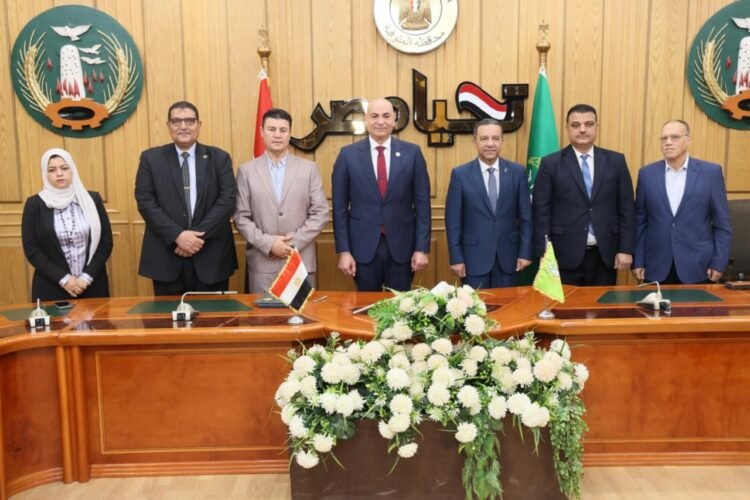 رئيس جامعة مدينة السادات ومحافظ المنوفية يوقعان بروتوكولين لتعزيز التدريب وتطوير الخدمات الفنية