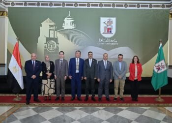 جامعة القاهرة تبحث مع جامعة هونج كونج للعلوم والتكنولوجيا توسيع التعاون الأكاديمي والبحثي