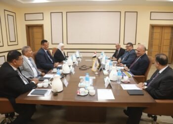 جامعة جنوب الوادي الأهلية تناقش تطوير المنظومة التعليمية والبنية التحتية وتعزيز حوكمة الأداء المالي