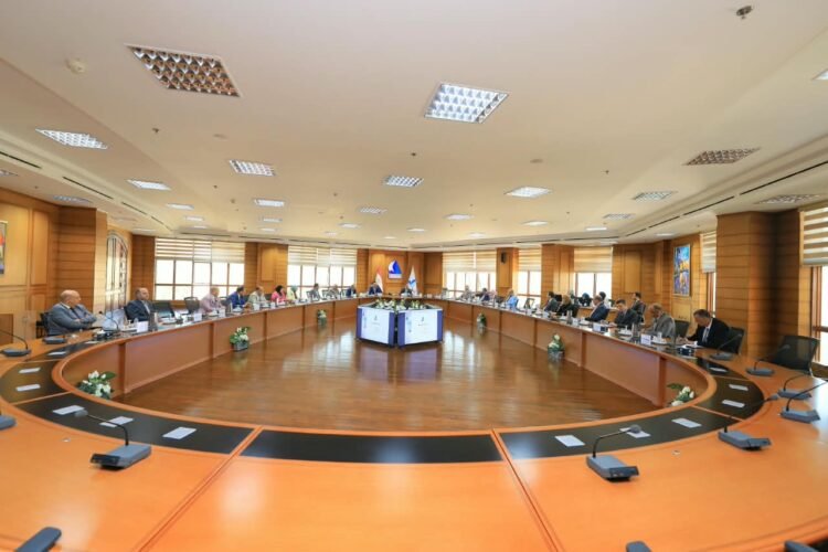 جامعة كفر الشيخ تناقش تطوير التعليم والرعاية الطلابية والذكاء الاصطناعي والابتكار خلال اجتماع مجلس العمداء لشهر أكتوبر 2026