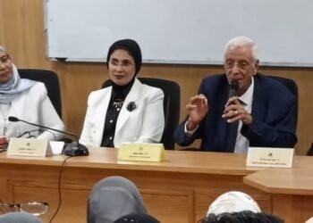 جامعة القاهرة الأهلية تستضيف د. حسام موافي في لقاء مفتوح مع طلاب القطاع الصحي لتعزيز الوعي وبناء الشخصية
