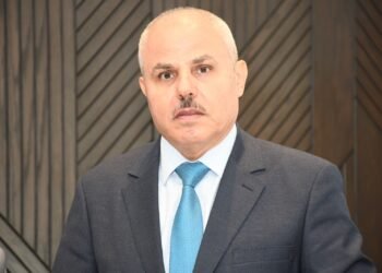 الدكتور ناصر مندور يهنئ الأستاذ الدكتور عادل أحمد حسن صالح بتعيينه رئيسًا لجامعة الإسماعيلية الجديدة الأهلية لمدة أربع سنوات