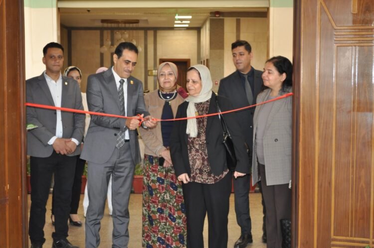 جامعة القاهرة تفتتح ركنًا لمركز المعلومات ودعم اتخاذ القرار بالمكتبة المركزية لإتاحة الإصدارات الرقمية مجانًا