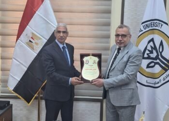 وفد بنك القاهرة بقنا يهنئ الدكتور عباس منصور بتوليه رئاسة جامعة جنوب الوادي الأهلية