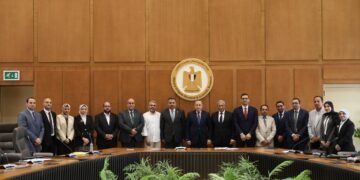 وزير التعليم العالي يبحث توظيف خبرات الباحثين المصريين العائدين من التدريب باليابان لدعم البحث العلمي والابتكار