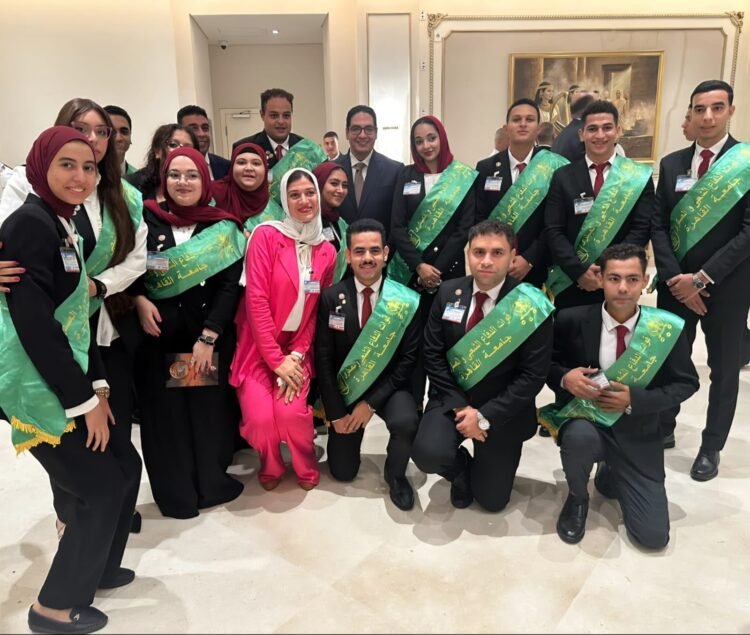 رئيس جامعة القاهرة و25 طالبًا يشاركون في الندوة التثقيفية الـ44 للقوات المسلحة بحضور الرئيس السيسي