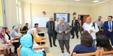 رئيس جامعة كفر الشيخ يتفقد انتظام الدراسة بالجامعة الأهلية ويستمع إلى الطلاب لتعزيز جودة الحياة الجامعية